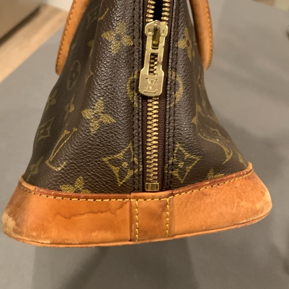 Authentic LV Louis Vuitton monogram Alma PM with date code VI 0993 - Picture 6 of 13